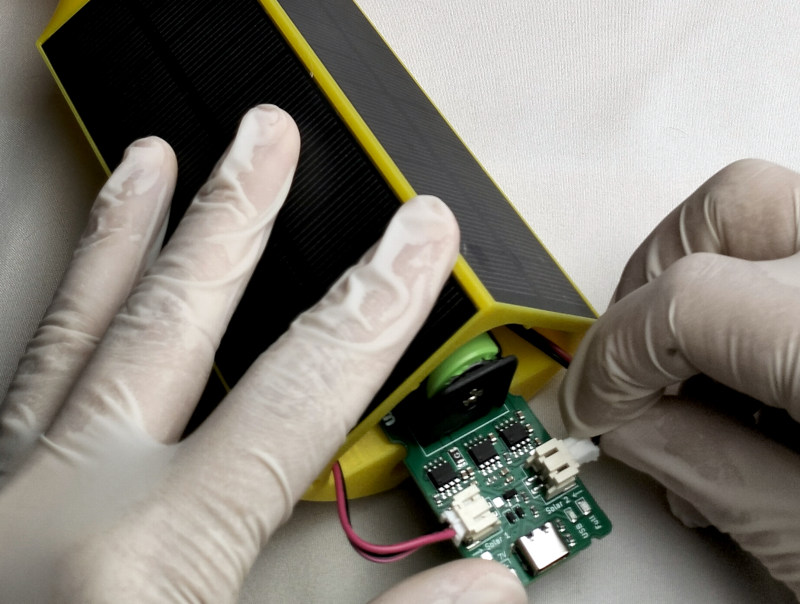 Connect solar panels to PCB