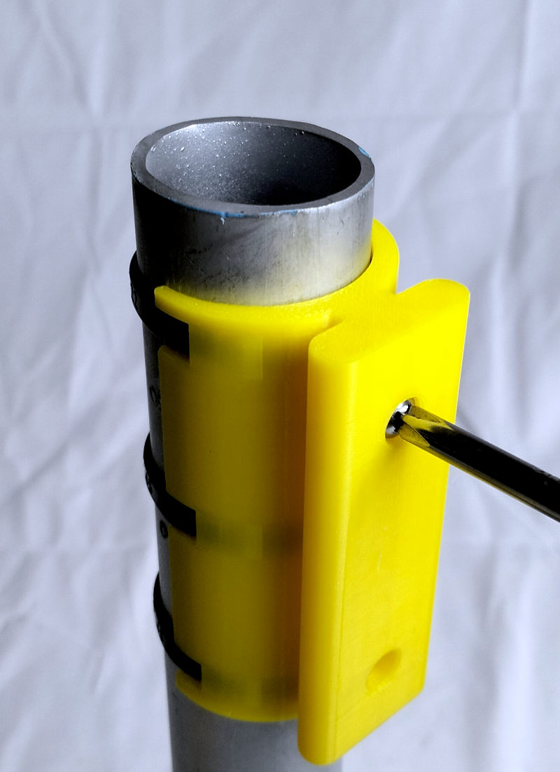 Tighten anti rotation screw